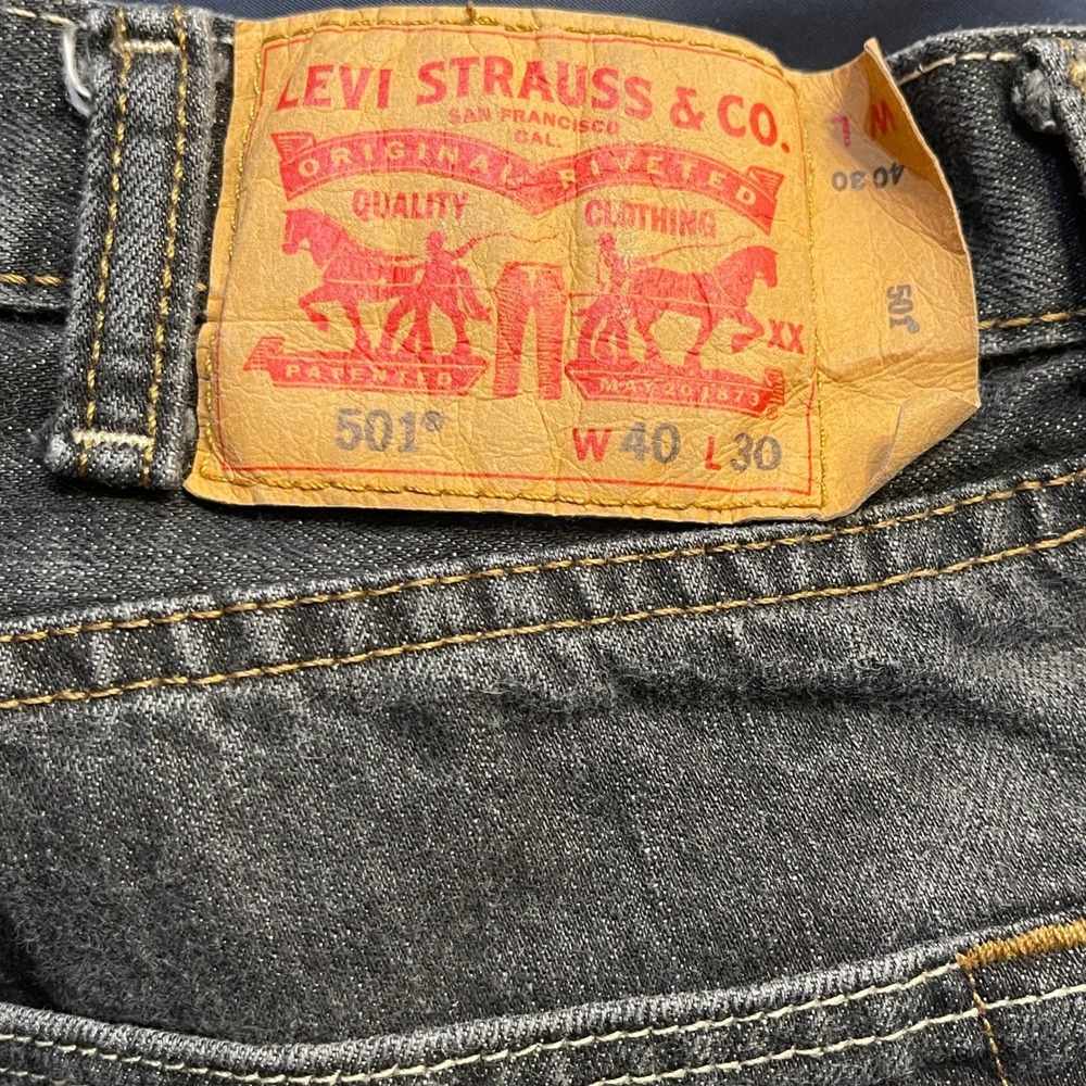 Levis 501 Original Fit Jeans Mens W40 L30 Dark Charcoal Black Denim Button Fly - Picture 10 of 10